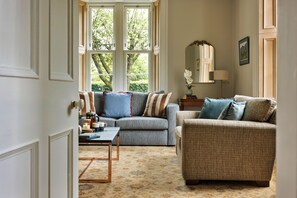 TV - Spinney Corner (Bow)