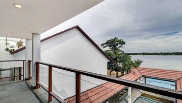 House | Balcony