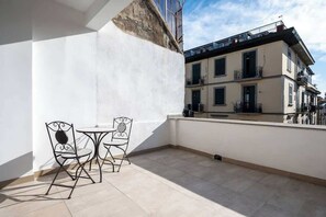Outdoor dining - 18 - The President, 2 Stanze, 2 letti qu · The President, Stanza con due letti queen size (Naples)