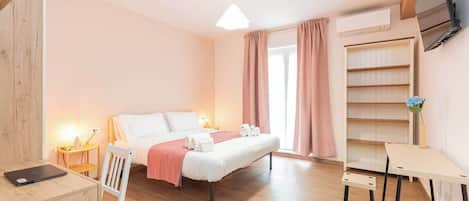 2 bedrooms, WiFi, bed sheets