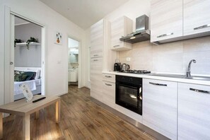 Private kitchen - Central House, Standard room · Central House, Standard room (Naples)