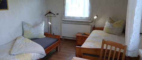 2 bedrooms, WiFi, bed sheets