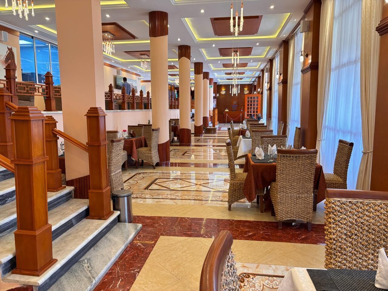 华丽双人房, 阳台, 山景 | 用餐