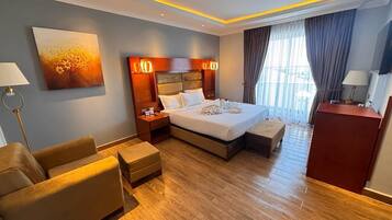 Down duvets, desk, free cots/infant beds, free WiFi