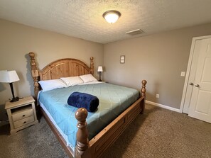 2 bedrooms, WiFi (free), bed sheets