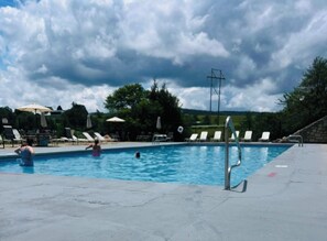 Piscine extérieure, piscine chauffée