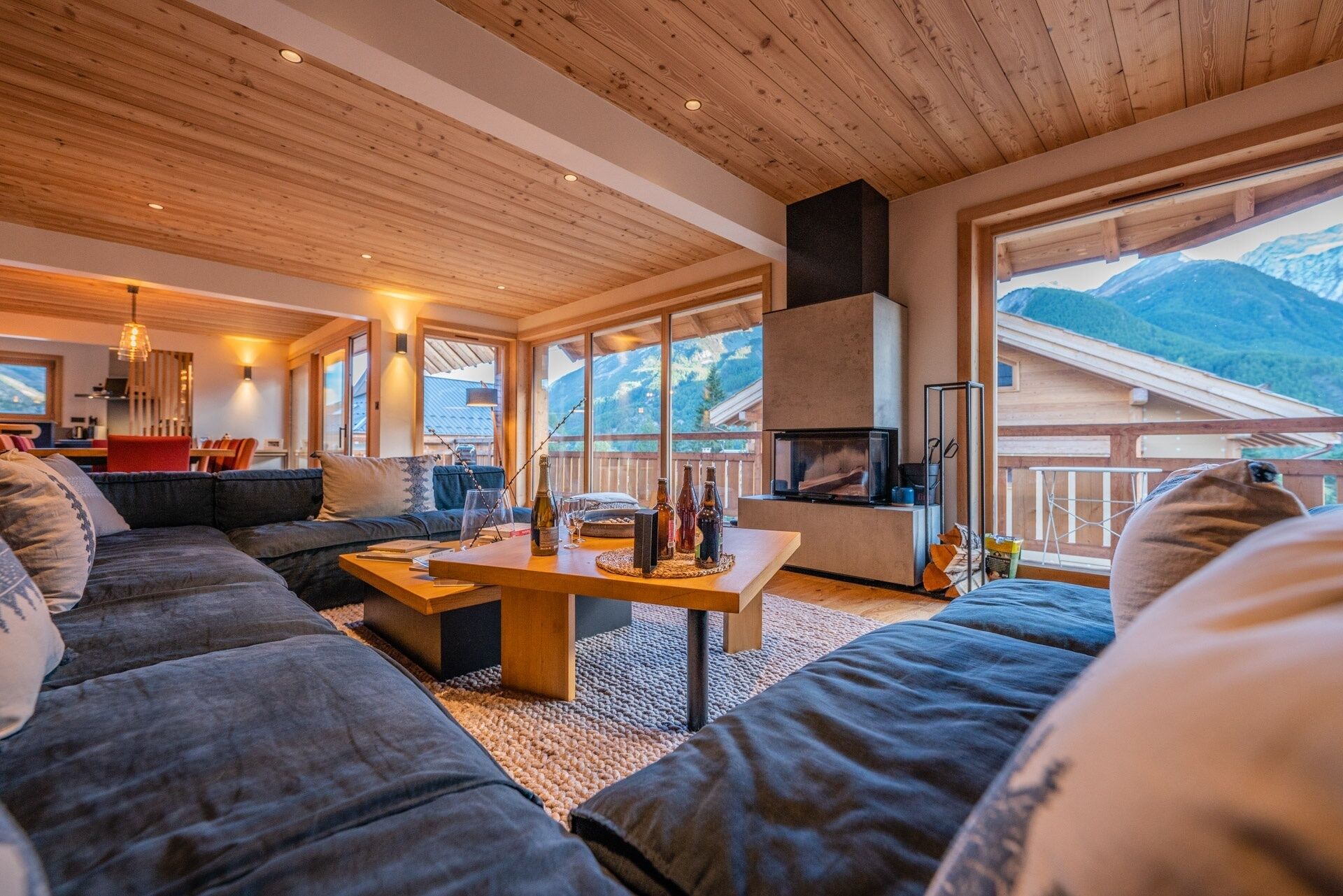 TV, fireplace, stereo