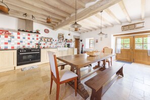 Dining - Gîte les pics épeiches - Charmante maison au calme (Cunlhat)