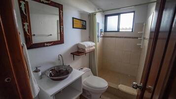 Superior Studio, Non Smoking | Bathroom
