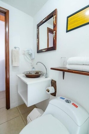 Superior Studio, Non Smoking | Bathroom - La k-leta boutique guest house (Puerto Ayora)