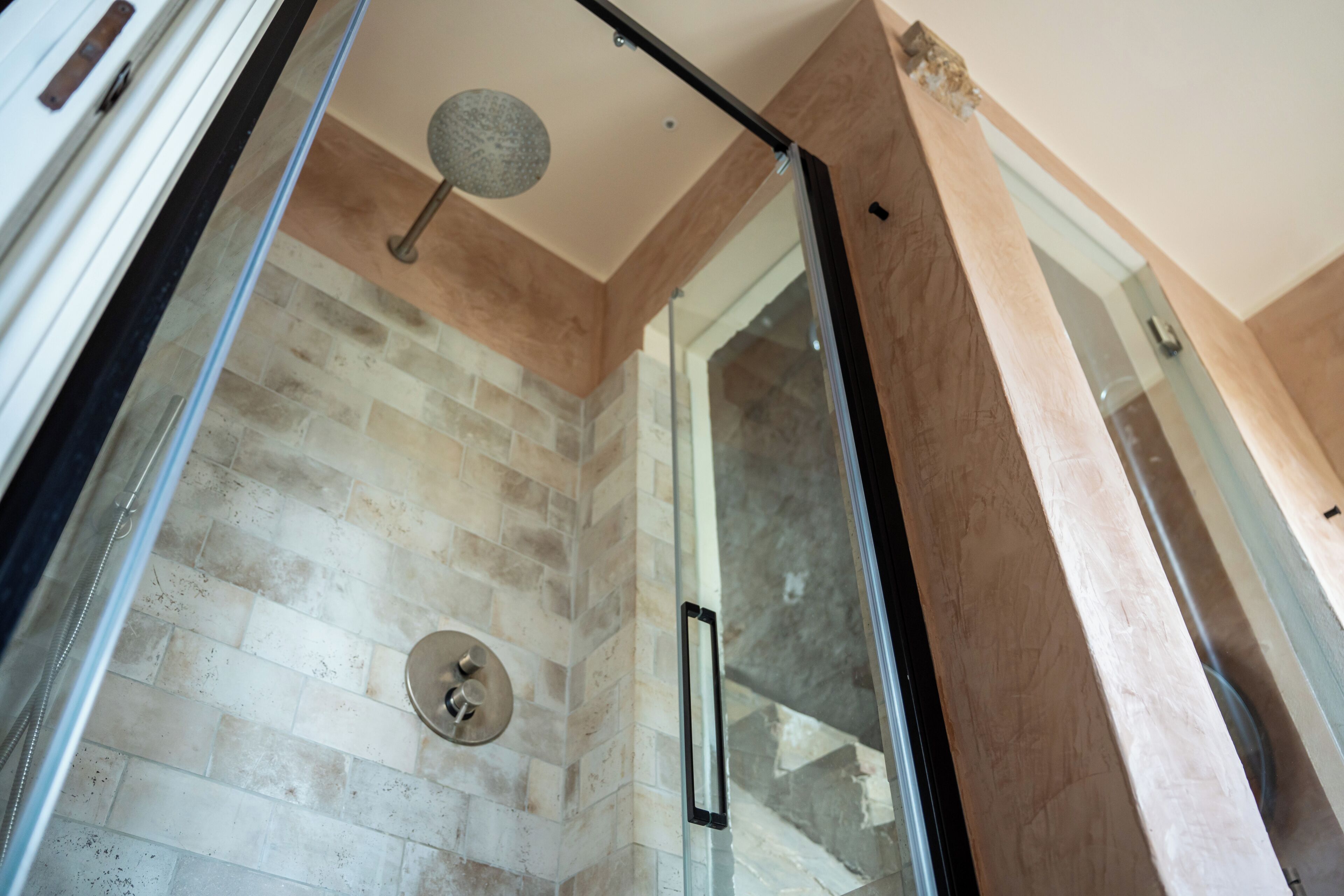 Dusche, Haartrockner, Bidet, Handtücher