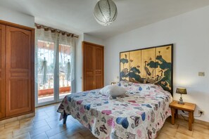 Unclassified image, 3 of 12, button - Room 'Chambre 2' with Shared Terrace, Shared Garden and Wi-Fi (Le Bosc)