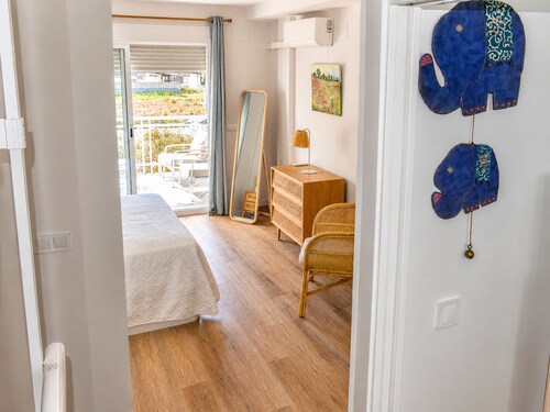 Ad1360 in Oliva With 3 Bedrooms and 1 Bathrooms