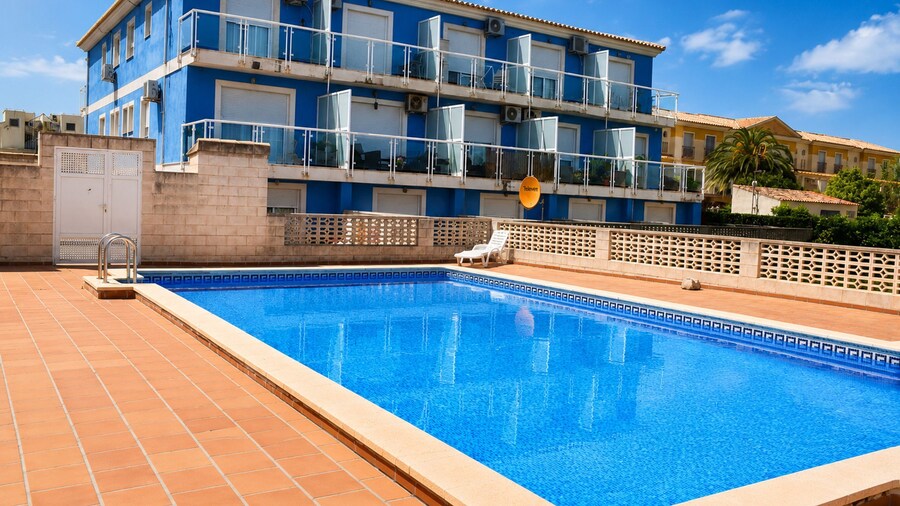 Ad1360 in Oliva With 3 Bedrooms and 1 Bathrooms
