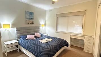 3 bedrooms, bed sheets