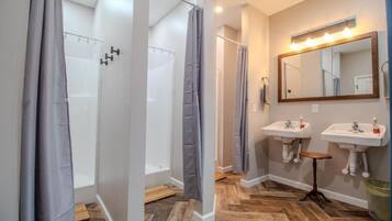 Comfort Double Room, Shared Bathroom | Bathroom