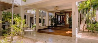Luxe 5BR Villa with Pool CAYUCO38