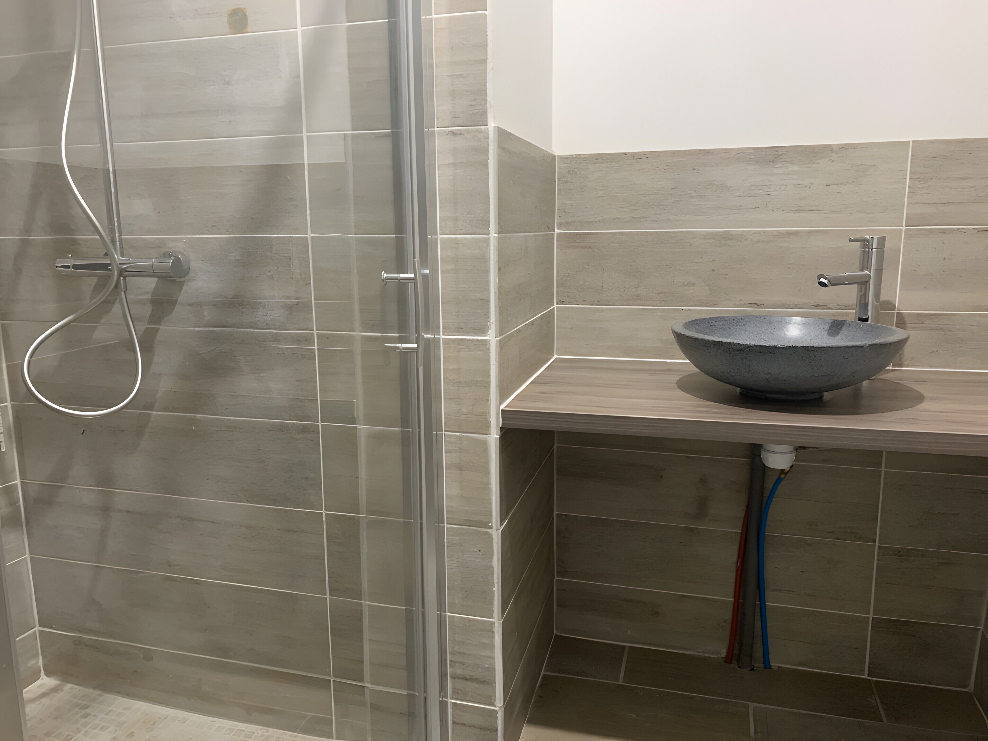 Shower, towels