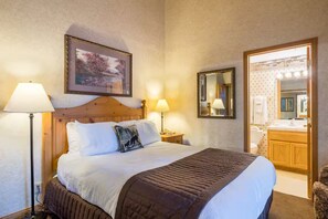 Room - Machronicles Properties at Lagonita Lodge in enchanting Big Bear Lake (Big Bear Lake)