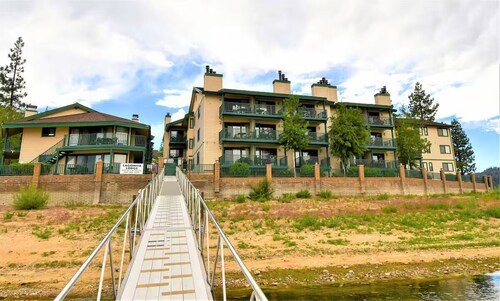 Machronicles Properties at Lagonita Lodge in enchanting Big Bear Lake