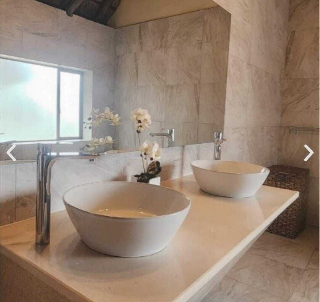 Premium-Doppelzimmer | Badezimmer | Duschwanne, Haartrockner, Handtücher, Seife