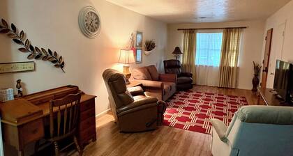 Cozy 2-Bed home in Woodward, Oklahoma. Perfect for overnight or extended stays!