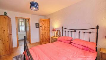 4 bedrooms, iron/ironing board, travel cot, bed sheets