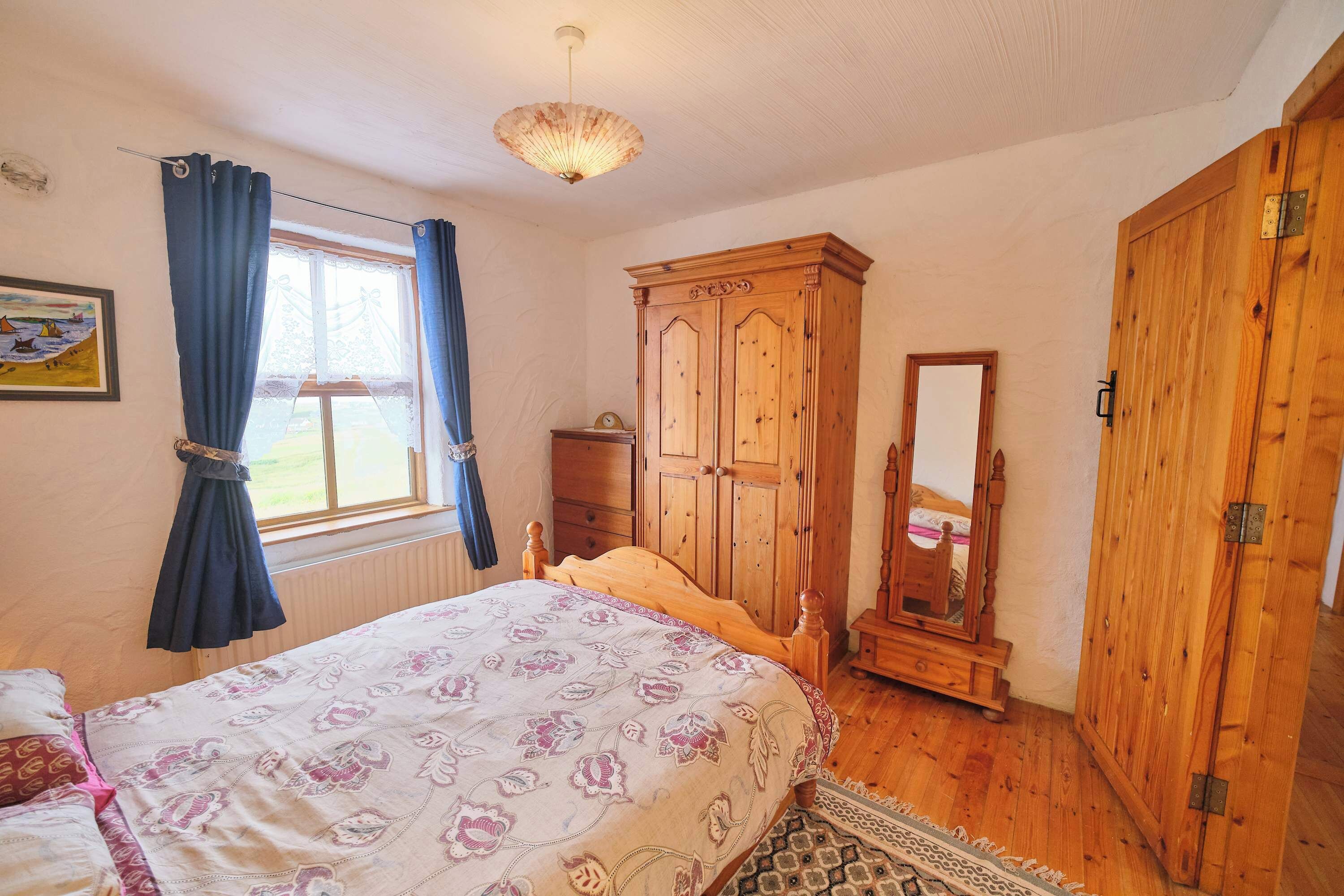 4 bedrooms, iron/ironing board, travel crib, bed sheets