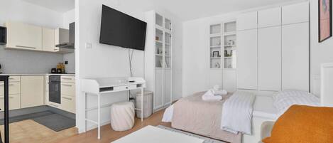 1 chambre, bureau, fer et planche à repasser, Wi-Fi