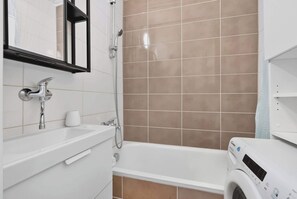 Shower, hair dryer, towels - White Studio in Old Town with Balcony (Bratislava I)