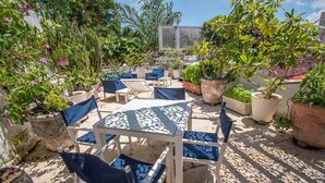 Outdoor dining - Casa Mejia (Cartagena de Indias)
