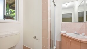 Bathroom - Beach Affair Marcus Beach (MARCUS BEACH)