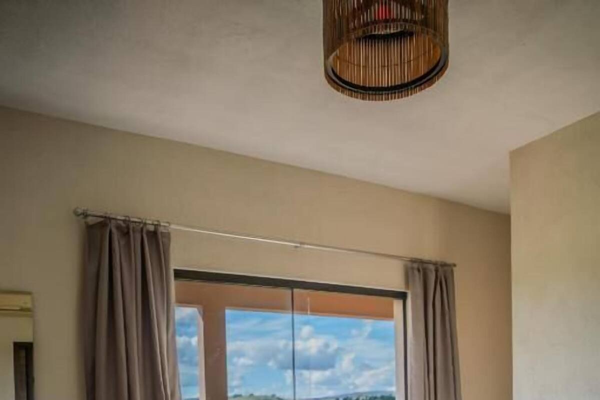 Quarto duplo clássico, varanda, vista para a montanha com acessibilidade (9)