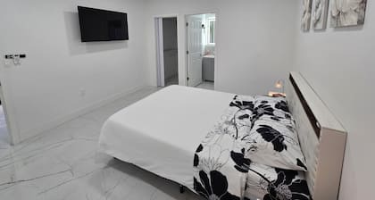 Weeki Wachee Mermaids small suite