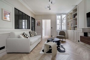 Unclassified image, 3 of 10, button - Rousselet - Amazing Parisian Flat in the 7th (Paris)