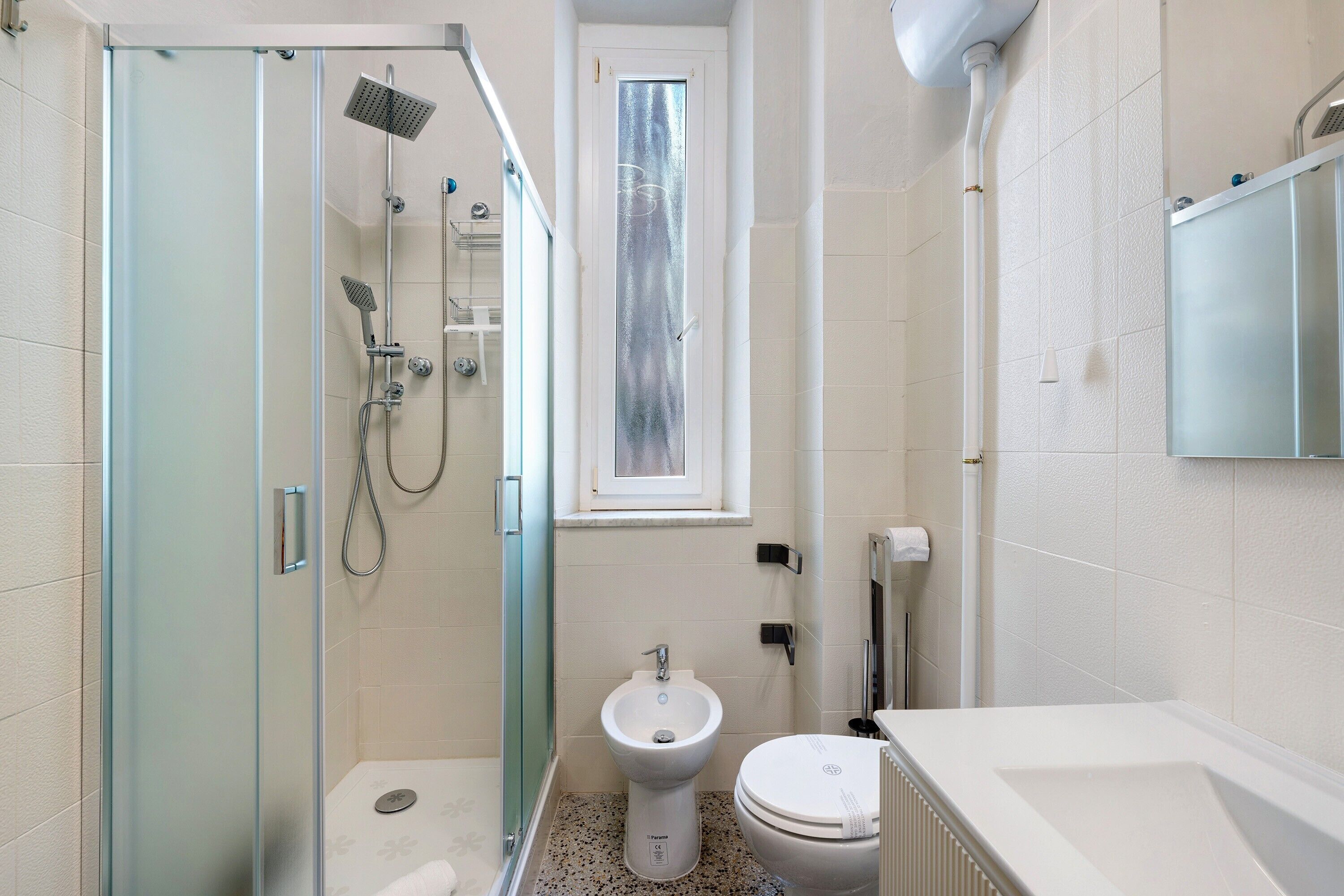 Dusche, Haartrockner, Handtücher
