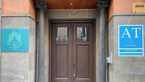 Exterior detail - La Perla Reyes Catolicos Living: Superior Duplex Apartment with Terrace (Granada)