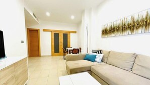 Living area - La Perla Reyes Catolicos Living: Superior Duplex Apartment with Terrace (Granada)