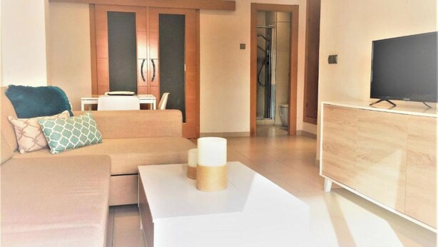 Living area - La Perla Reyes Catolicos Living: Superior Duplex Apartment with Terrace (Granada)