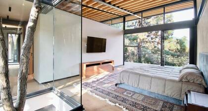 Architectural Glass Villa - Design Icon w/hot tub