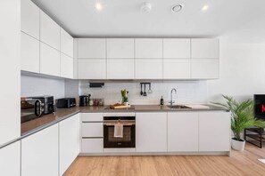 Private kitchen - Boston House, Wembley HA9 (London)