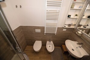 Shower, hair dryer, bidet, towels - A cozy apartment in the heart of Florence (Firenze)
