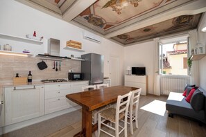 Dining - A cozy apartment in the heart of Florence (Firenze)