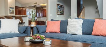 Group Escape: 6BR Hot Tub, Sauna, Game Rm & Garage
