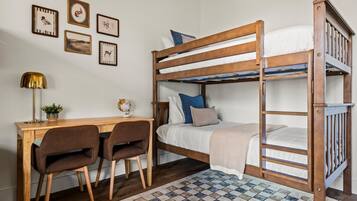 5 quartos, ferros/tábuas de passar roupa, Wi-Fi, roupa de cama