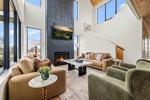 Smart TV - Luxury Roof Top Cabin! Splashing Views! Pool! Hot Tub! Gaming Simulator! (Sevierville)