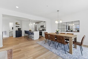 Dining - Brand new 3BR/3.5BA townhouse under 3.5 miles from Beaver Stadium-full basement (State College)