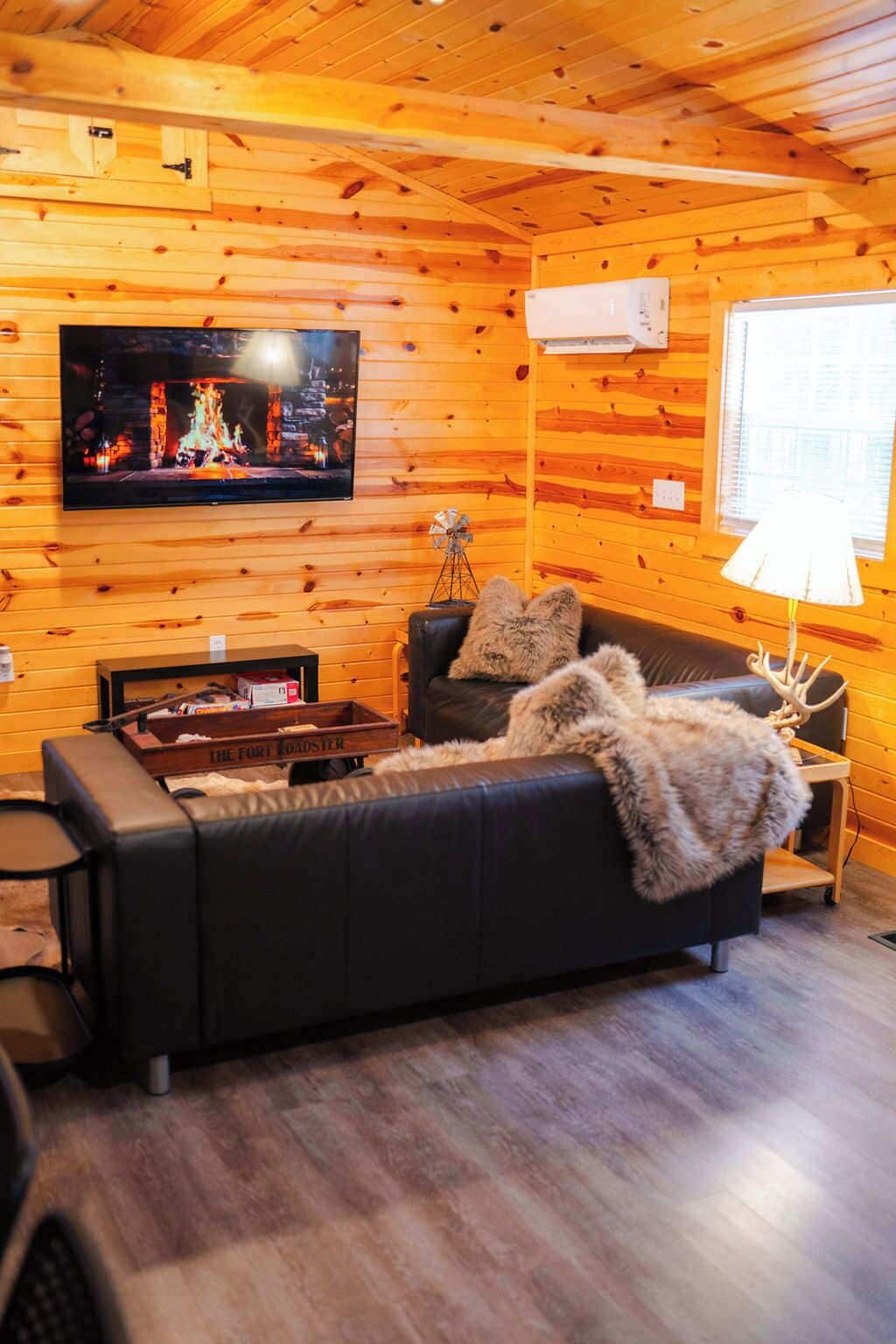 Cabane, plusieurs lits, patio (Deer Run Retreat) | Coin séjour