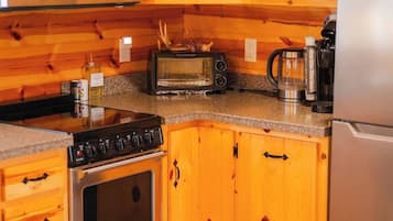 Cabane, plusieurs lits, patio (Deer Run Retreat) | Cuisine privée