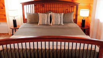 Cabane, 1 très grand lit et 1 canapé-lit, bain à remous (Shepherd's Grove) | 1 chambre, draps fournis
